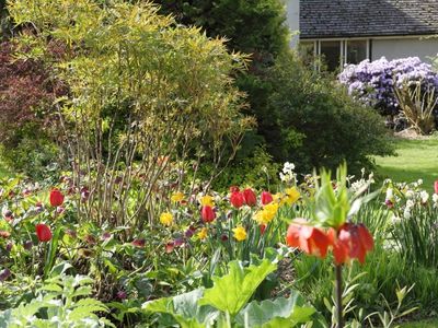 Szykujemy ogród na wiosnę: pomysły w klasycznym stylu